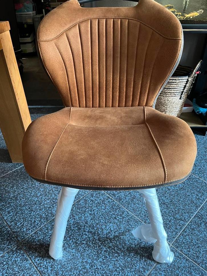 6 nieuwe eetkamerstoelen in cognac kleur met zwarte poten., Huis en Inrichting, Stoelen, Nieuw, Vijf, Zes of meer stoelen, Metaal