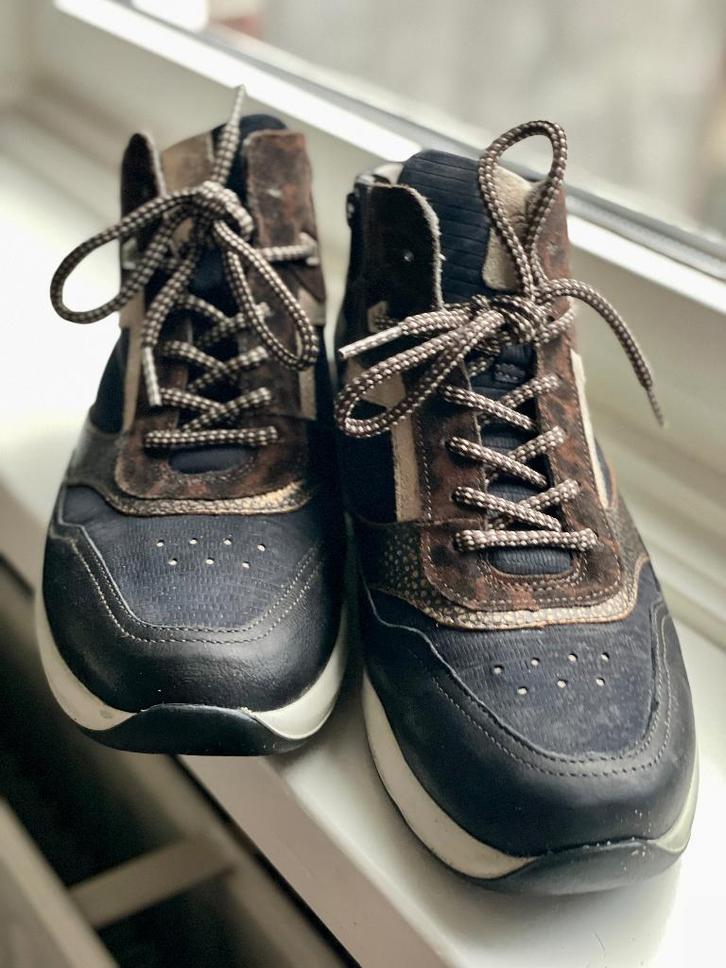 Durea schoenen enkelhoog ZGAN maat 39, Kleding | Dames, Schoenen, Zo goed als nieuw, Sneakers of Gympen, Overige kleuren, Ophalen of Verzenden