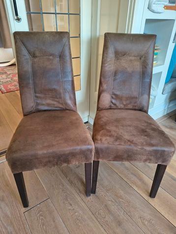 2x bruine lederen eetkamerstoel. Suède stoelen bruin leder. beschikbaar voor biedingen
