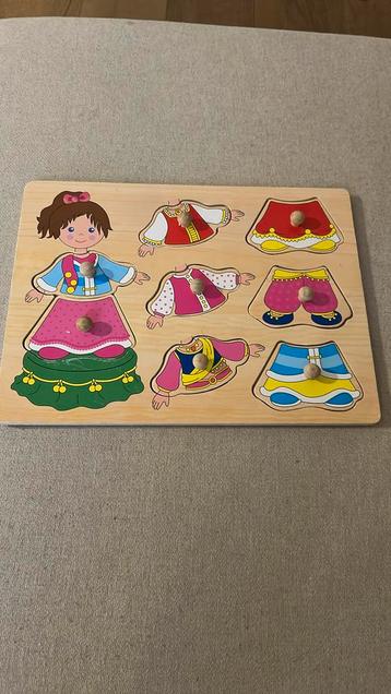 Kinderpuzzel hout beschikbaar voor biedingen