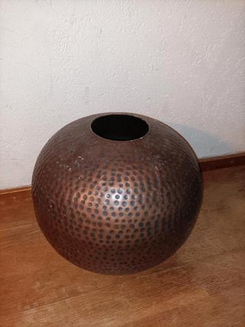 Brocante grote vaas pot beschikbaar voor biedingen