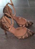 Te koop z.g.a.n Bellucci pumps maat 38, Kleding | Dames, Pumps, Bruin, Ophalen of Verzenden, Zo goed als nieuw