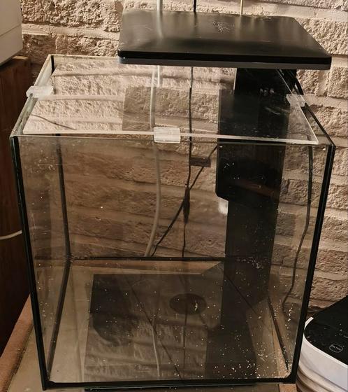 aquarium qubiq 30  32 x 32 x 42 cm  30 liter inhoud , Dieren en Toebehoren, Vissen | Aquaria en Toebehoren, Zo goed als nieuw