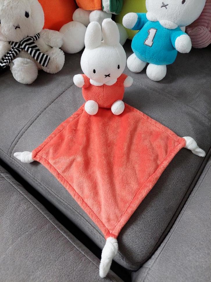 Nijntje Miffy Knuffeldoek knuffeldoekje knuffel plush, Kinderen en Baby's, Speelgoed | Knuffels en Pluche, Zo goed als nieuw, Konijn