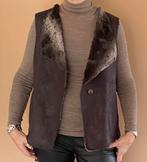 Bruin “suede” bodywarmer van Ilse Jacobsen. Mt 40, Ophalen of Verzenden, Zo goed als nieuw, Maat 38/40 (M)