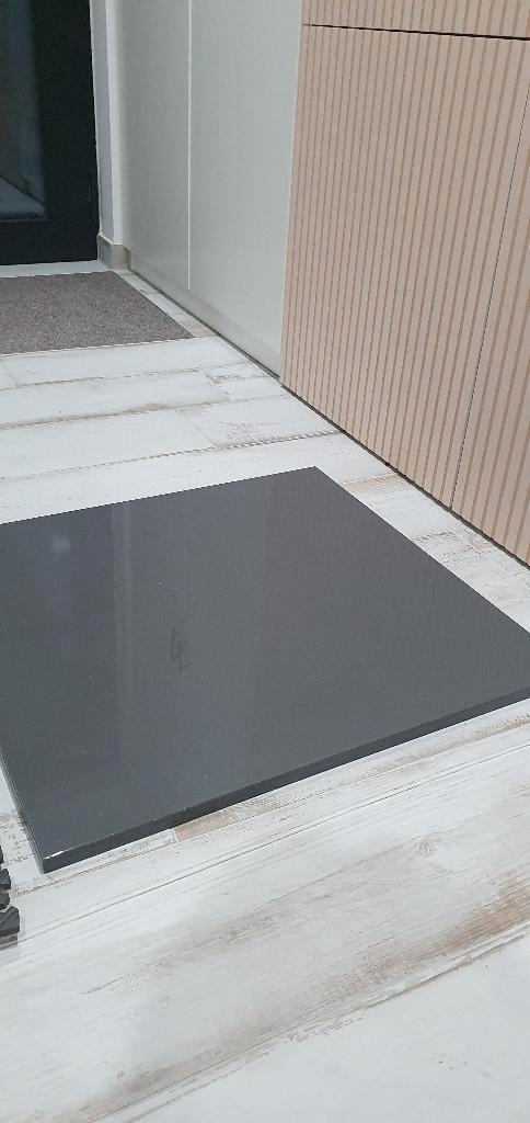 Ikea besta deur Selsviken, Huis en Inrichting, Kasten | Wandmeubels, Zo goed als nieuw, Minder dan 100 cm, Minder dan 150 cm, 25 tot 50 cm