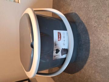 Toiletemmer beschikbaar voor biedingen