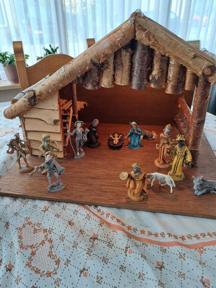 te koop prachtige kerst stal  met verlichting  en beeldjes, Diversen, Kerst, Ophalen of Verzenden