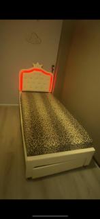 Prinsessen bed, Kinderen en Baby's, Kinderkamer | Bedden, Ophalen of Verzenden, Zo goed als nieuw, 180 cm of meer, 85 tot 100 cm