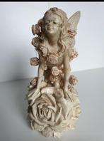 1471) Beeld uit steen mesje met bloemen, Ophalen of Verzenden