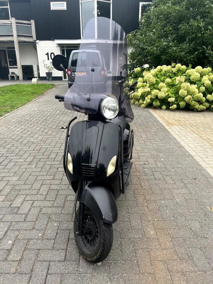AGM VX50 Bouwjaar 2016, Fietsen en Brommers, Snorfietsen en Snorscooters, Gebruikt, Overige merken, Benzine, Ophalen
