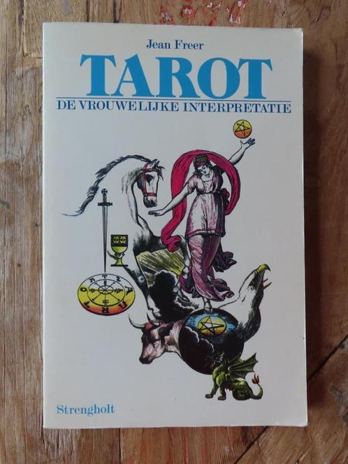 Tarot, de vrouwelijke interpretatie., Boeken, Esoterie en Spiritualiteit, Gelezen, Achtergrond en Informatie, Tarot of Kaarten leggen