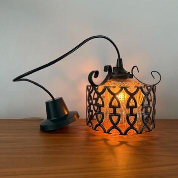 Hanglamp, brutalistisch, amber glas, ijzer, vintage,jr 60/70 beschikbaar voor biedingen