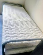 Bed met bijpassend onderschuifbed 200x90 met goede matrassen, Huis en Inrichting, Ophalen
