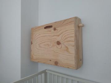 Houten Inklapbare Commode Verschoontafel beschikbaar voor biedingen