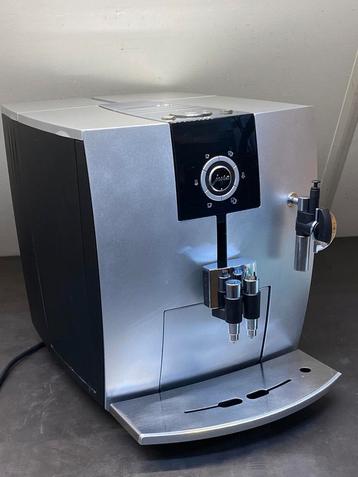 Koffiemachine Jura J5 met garantie en servicebeurt beschikbaar voor biedingen