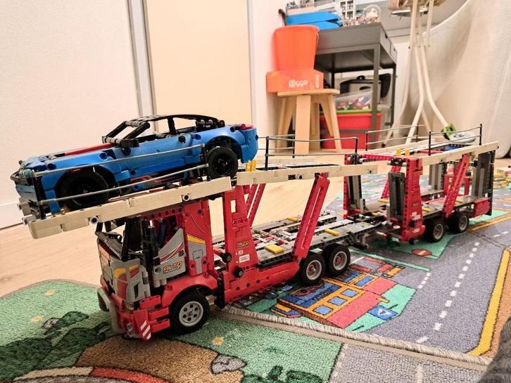 Lego Technic 42098 Autotransportvoertuig met blauwe auto, Kinderen en Baby's, Speelgoed | Duplo en Lego, Zo goed als nieuw, Lego