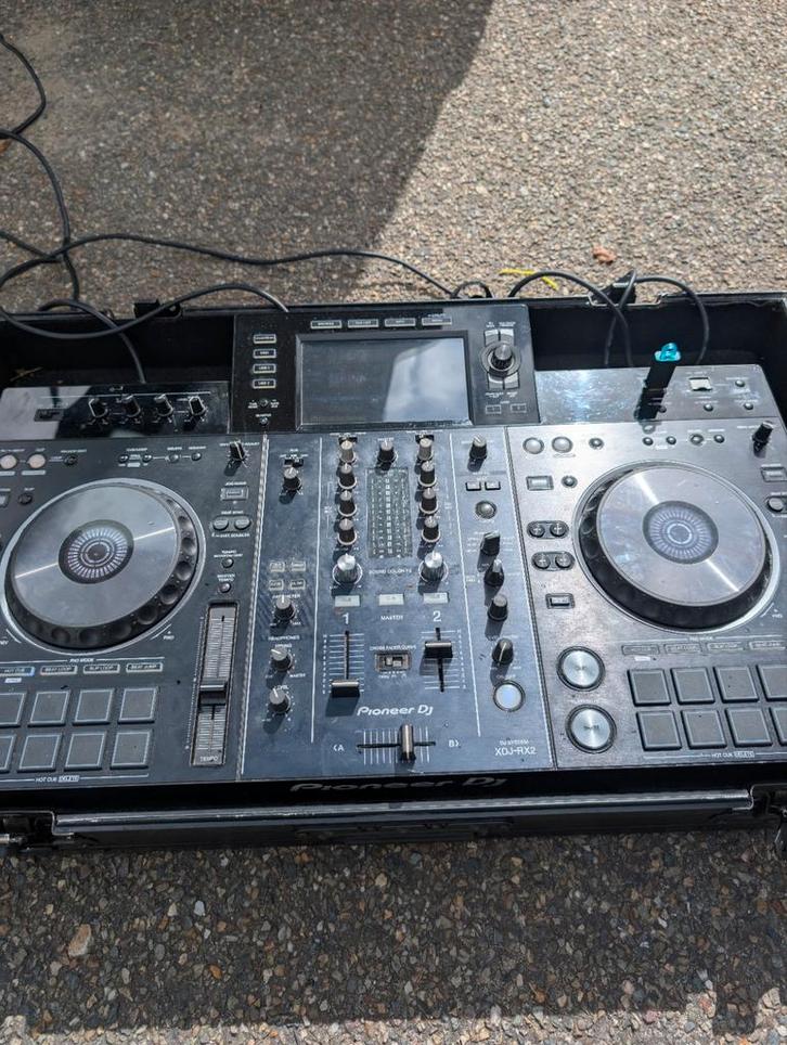 Pioneer rx2 met hardcase en 2x krk rokit 8 speakers, Muziek en Instrumenten, Dj-sets en Draaitafels, Zo goed als nieuw, Pioneer