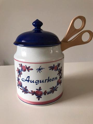 Zenith augurkenpot met houten tang beschikbaar voor biedingen