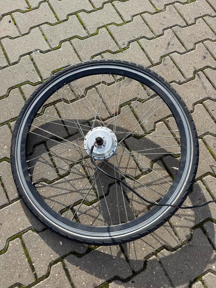 Voorwiel met elektrische motor e-bike - 28 inch, Fietsen en Brommers, Fietsonderdelen, Gebruikt, Algemeen, Wiel, Ophalen