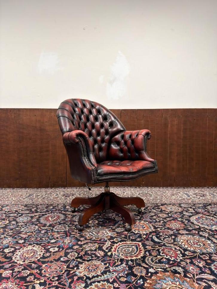 Klassiek Engels Chesterfield Bureaustoel, Antiek en Kunst, Antiek | Kantoor en Zakelijk, Ophalen