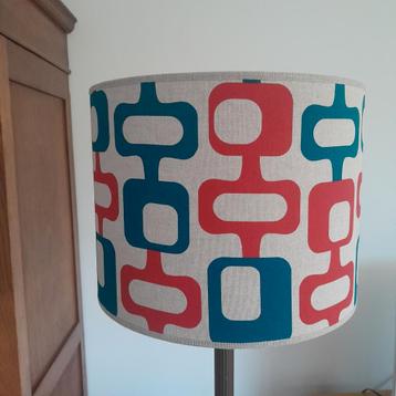 Stoere lampenkap met retro stof rood blauw beschikbaar voor biedingen