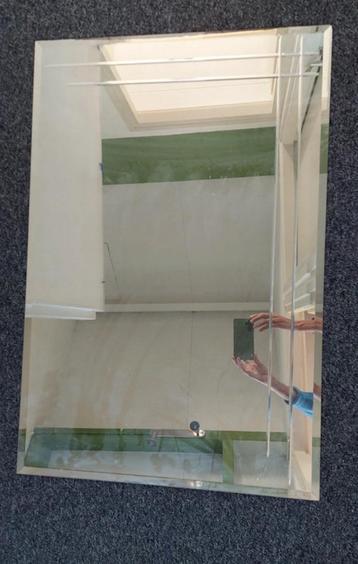 Spiegel 90x60 cm beschikbaar voor biedingen