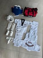 Complete Taekwondoset Daedo 130/S, 2 pakken, bescherming etc, Sport en Fitness, Taekwondo, Ophalen of Verzenden, Zo goed als nieuw