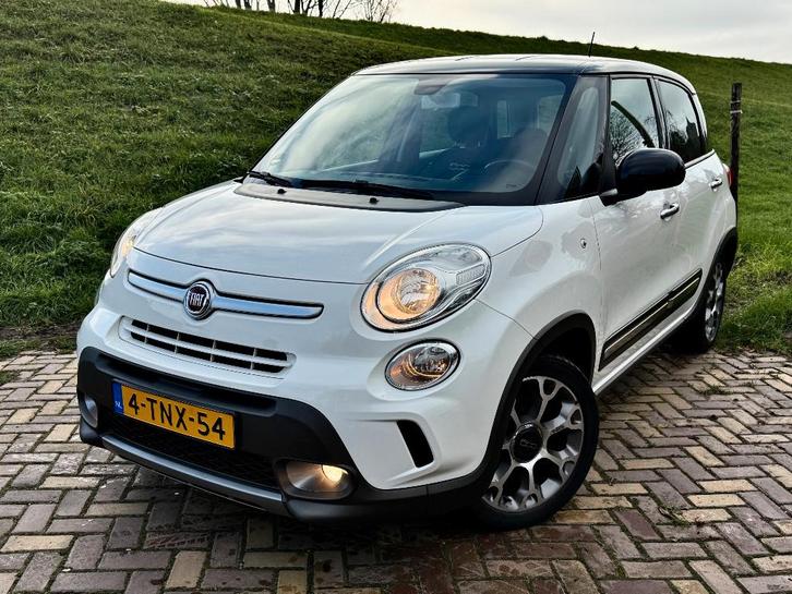Fiat 500L Trekking 105PK Twinair Navi, 17Inch, Trekhaak NAP!, Auto's, Fiat, Bedrijf, 500L, ABS, Airbags, Airconditioning, Bluetooth