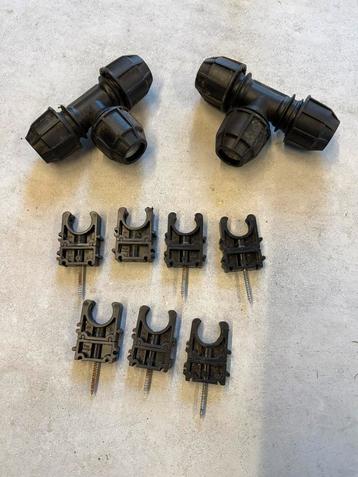 Tyleen 25 mm T-stuk 2x, buisklem 7x. Kleur zwart. beschikbaar voor biedingen