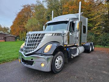 International Lonestar (kenworth-peterbilt-freightliner)