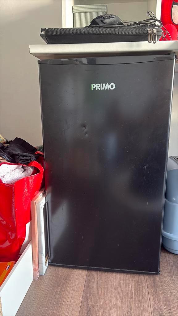 Primo tafelmodel koelkast+vriesvak (MOET SNEL WEG), Witgoed en Apparatuur, Koelkasten en IJskasten, Zo goed als nieuw, Met vriesvak