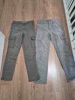 2 cargo broeken - maat 164 - licht en donker grijs, Ophalen of Verzenden, Zo goed als nieuw, Jongen, Broek