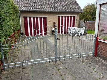 Sierpoort, thermisch verzinkt beschikbaar voor biedingen