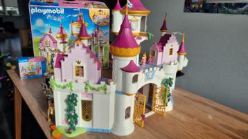 Playmobil kasteel 6848 in doos met extra's beschikbaar voor biedingen