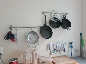 Saucepans, Glassware, Crockery beschikbaar voor biedingen