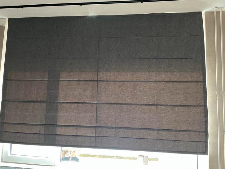Mooie verduisterende vouwgordijnen grijs, Huis en Inrichting, Stoffering | Gordijnen en Lamellen, Zo goed als nieuw, 150 tot 200 cm
