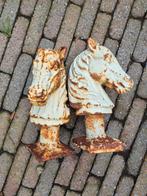 2 gietijzeren paarden hoofden voor op hekwerk 30cm hoog, Tuin en Terras, Ophalen of Verzenden, Metaal, Overige typen