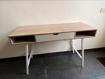Prachtig, nieuw bureau, 120x48 cm, nauwelijks gebruikt! 