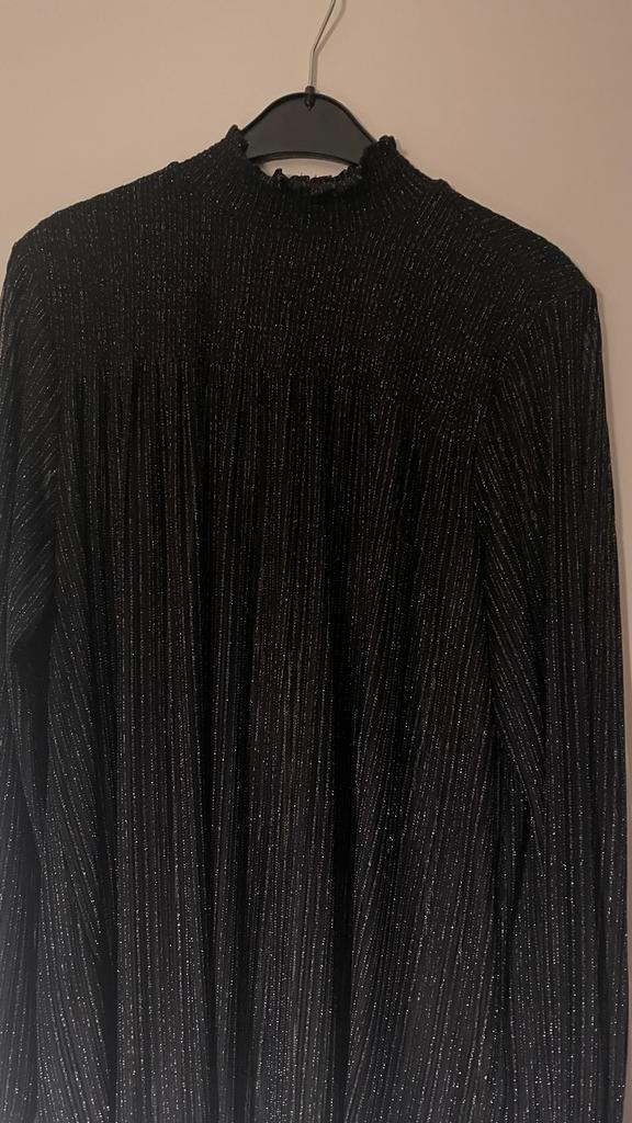 Zwarte blouse met zilverdraad - maat L, Kleding | Dames, Blouses en Tunieken, Zo goed als nieuw, Maat 42/44 (L), Zwart, Ophalen of Verzenden