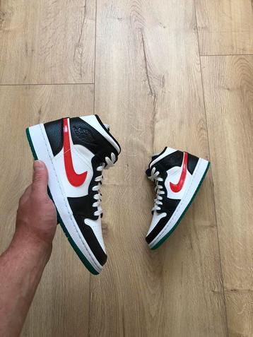 Nike Air Jordan 1 Mid Alternate Swoosh (EU 39) beschikbaar voor biedingen