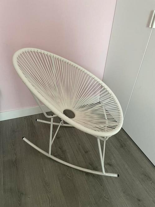 Witte Schommelstoel, Huis en Inrichting, Stoelen, Zo goed als nieuw, Eén, Metaal, Wit, Ophalen