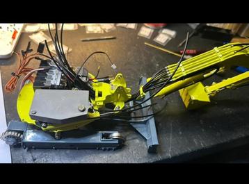 Bouwpakket hydraulische 1/14 minigraver Lesu RC beschikbaar voor biedingen