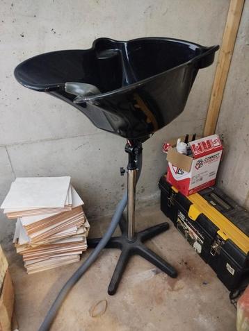 Mobile wasbak beschikbaar voor biedingen