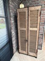 Oude kast met louvre deuren  uit India, Ophalen, Met plank(en), Gebruikt, Minder dan 150 cm