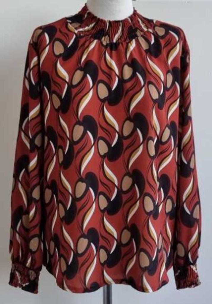 Made in Italy bruine blouse met retro print mt. S/M, Kleding | Dames, Blouses en Tunieken, Zo goed als nieuw, Maat 36 (S), Bruin