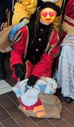 Pietenpak rood/goud - compleet!, Kinderen en Baby's, Carnavalskleding en Verkleedspullen, Ophalen of Verzenden, Zo goed als nieuw