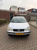 Volkswagen Polo 1.4 55KW 2002 Grijs, Auto's, Volkswagen, Voorwielaandrijving, 4 cilinders, Panoramadak, Origineel Nederlands