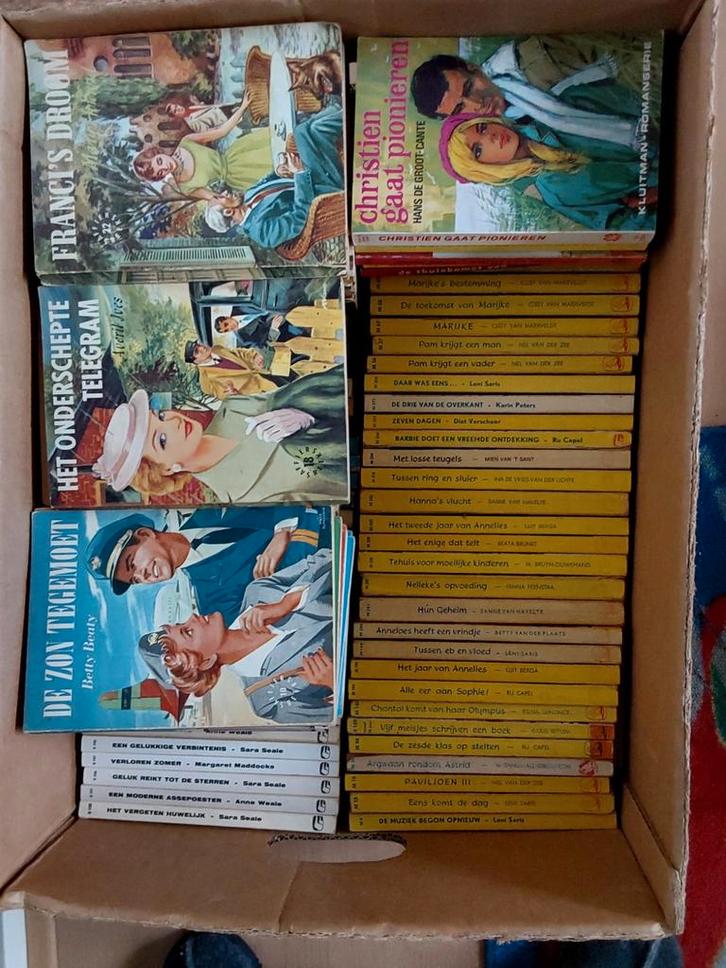 Doos vol pocketboekjes Witte Raven Kluitman Dokterromans, Boeken, Romans, Gelezen, Nederland, Ophalen