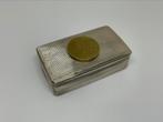 Doosje met geribd motief van zilver. Jaarletter 1837., Antiek en Kunst, Ophalen of Verzenden